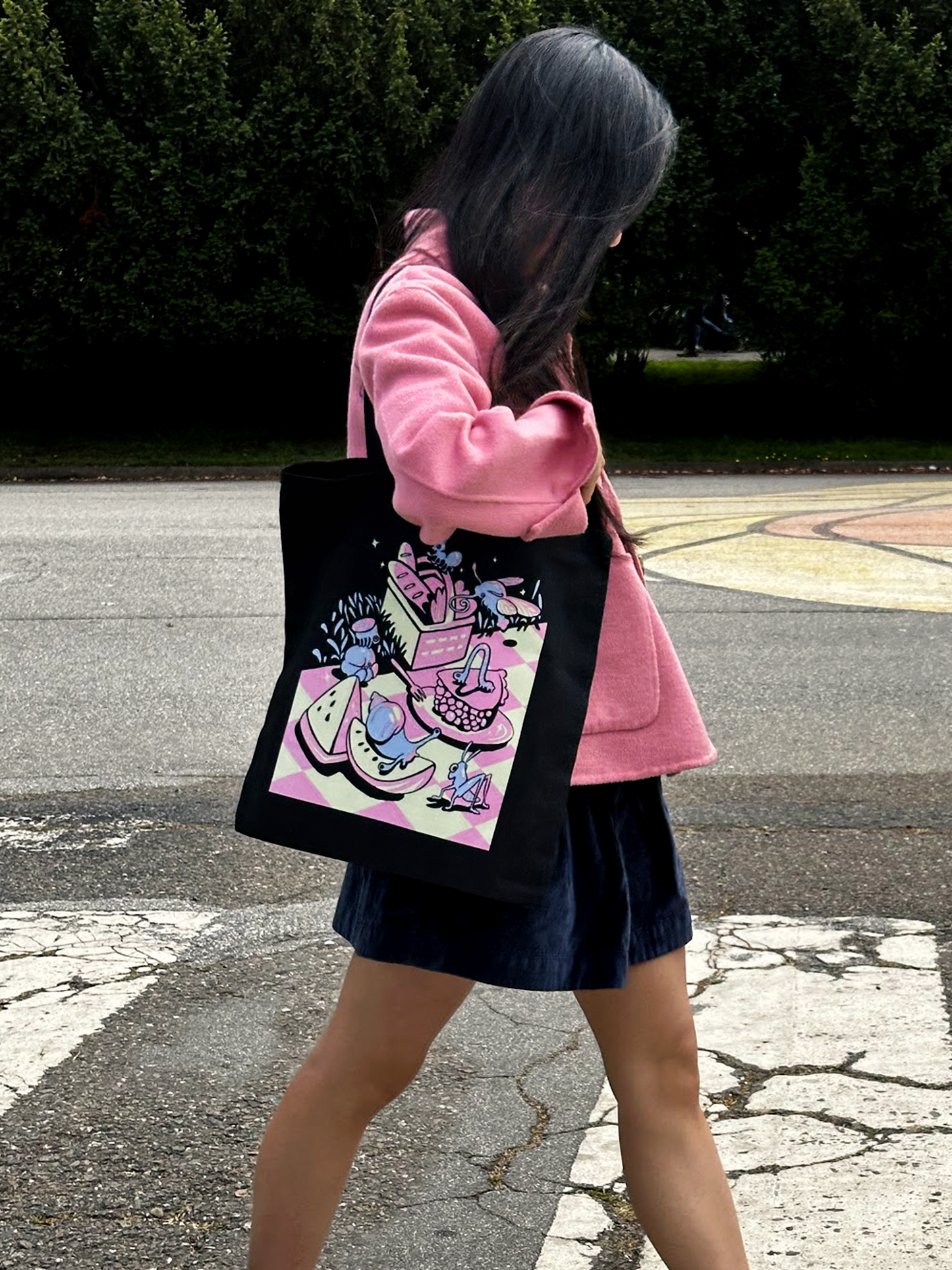 Midnight picnic tote